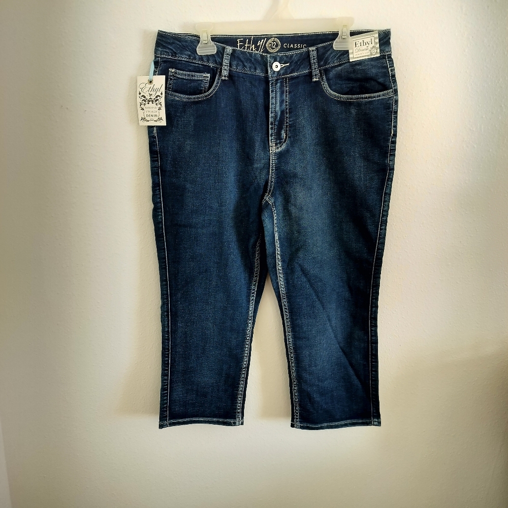 NWT Ethyl Classic Jeans Crop Pants Size 12‎ Blue Casual Denim Y2K
